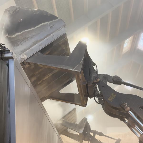 JST Hochkippschaufel bei Fredericia Shipping