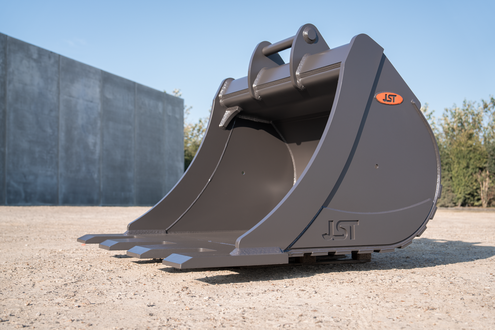 Custom-designed bucket from JST delivered to Iceland